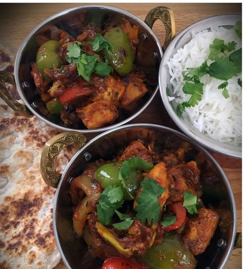 Chicken Balti, Kashmiri Chilli, Cardamom Pods, Green Cardamom, Mint Sauce, Fenugreek Leaves, Chilli Paste, Cumin Seeds, Turmeric Powder