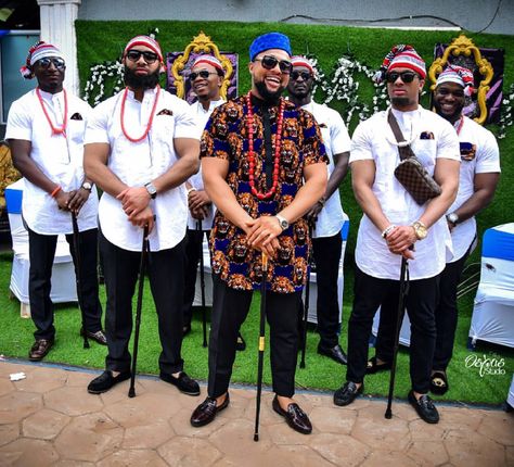 Wedding Groom And Groomsmen, Igbo Traditional Wedding, African King, Ghanaian Wedding, Nigerian Traditional Wedding, Wedding Suits Groomsmen, Igbo Wedding, African Traditional Wedding Dress, African Wedding Attire