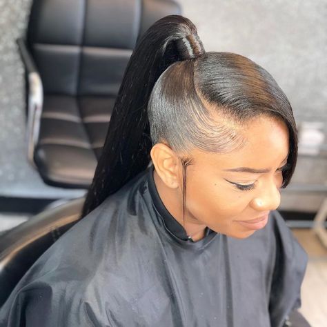 745 Likes, 5 Comments - Ula Hair 💯 Human Hair Vendor (@ulahair) on Instagram: “Ponytail with side bangs ✨ Yay or nay?🤔 . . . . . . . . @n.skyye_did_it 🔥🔥 . . . . . . . . . . . .…” Weave Ponytails With Bangs, Curtain Bangs Ponytail, Ponytail With Bangs, Side Ponytail Hairstyles, Long Sleek Hair, Black Hairstyle, Black Hair Updo Hairstyles, Bangs Ponytail, High Ponytail Hairstyles