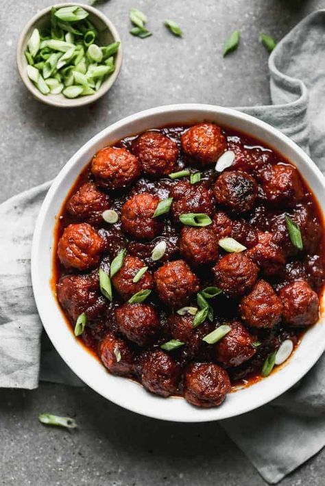 These BBQ Meatballs are always hugely popular and couldn't be easier to make with just a few simple ingredients, including cranberry sauce, cocktail sauce, BBQ sauce and meatballs. Sauerkraut Meatballs, Easy Bbq Meatballs, Pulled Turkey, Bbq Meatball Recipe, Bbq Meatballs, Appetizer Meatballs, Superbowl Appetizers, Crock Pot Meatballs, Minced Meat