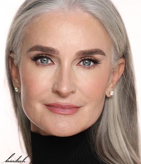 Caroline Labouchere, Alt Makeup Looks, Mother Of Bride Makeup, Makeup Over 50, Makeup Tips For Older Women, Makeup For Older Women, Makeup For Moms, Beauty Makeover, Beautiful Gray Hair