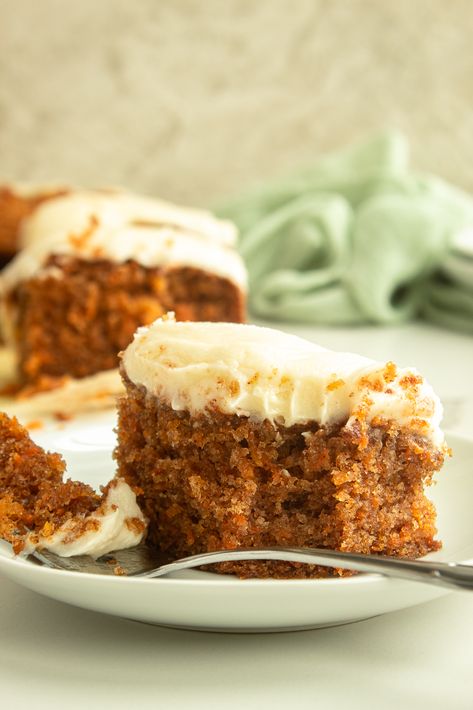 Carrot Sheet Cake Recipe, Carrot Sheet Cake, Sheet Cake Recipe, Sheet Cake Recipes, Carrot Cake Recipe, With Cream Cheese Frosting, Cinnamon Spice, Cinnamon Vanilla, Moist Cakes