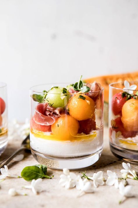 Melon Caprese Salad | halfbakedharvest.com #summerrecipes #caprese #healthy #buratta Upscale Picnic Food, Salad Taco, Salad Macaroni, Salad Kale, Burrata Cheese, Salad Pasta, Vinaigrette Recipes, Summer Cooking, Half Baked Harvest