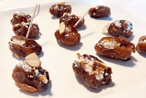 Blue Cheese Stuffed Dates with Balsamic – Bacon & Bevs Blue Cheese Stuffed Dates, Blue Cheese Appetizers, Cheese Stuffed Dates, Stuffed Dates, Bacon Wrapped Shrimp, Bacon Wrapped Dates, Cheese Wrap, Date Recipes, Cheese Pairings