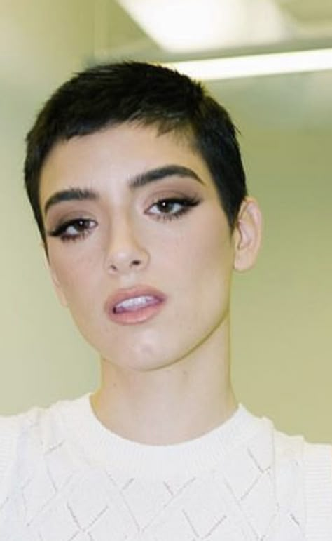 Extreme Short Haircut Women, Really Short Hair Women, Pixie Cut Black Women Natural Hair, Micro Pixie Haircut, Buzz Cut Women Round Face, Feminine Buzz Cut, Lite Makeup, Short Buzzed Hair, Miley Cyrus Short Hair