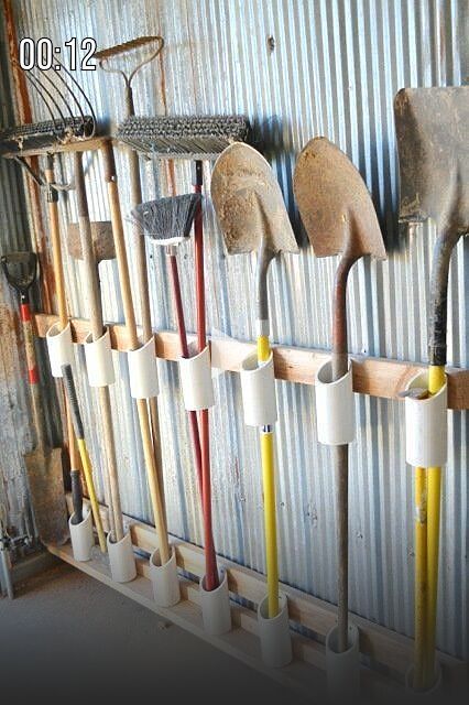 ++Garage Organization Ideas...to whip yours into SHAPE!! via makeit-... Pallet Shed Plans, Garage Storage Inspiration, Storage Shed Organization, Pallet Shed, Shed Organization, Garage Storage Solutions, Garden Tool Storage, Diy Garage Storage, Backyard Shed