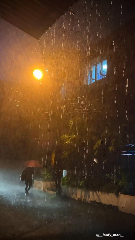 Barish Pics Background, Mumbai Rain Video, Thunder Aesthetic Video, Night Rain Video, Rain Asthetic, Night Rain Aesthetic, Rain Aesthetic Video, Animated Rain, Aesthetic Tumblr Backgrounds