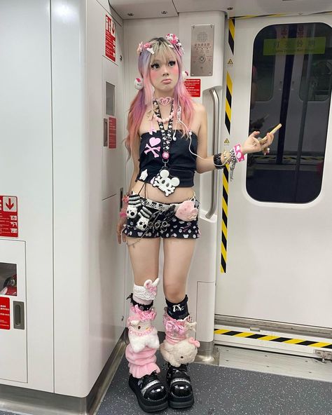 Instagram photo by 🎵Qqo-o.｡.:*☆ • Aug 3, 2023 at 7:50 PM Harakuju Outfit, Pop Culture Outfits, Harajuku Decora, Estilo Harajuku, Fairy Clothes, Harajuku Outfits, Gyaru Fashion, Aesthetic Outfit Ideas, Trendy Summer Outfits