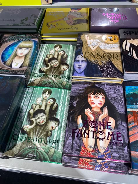 Twisted Visions Junji Ito, Junji Ito Books, Junji Ito Collection Manga, Junji Ito Aesthetic, Box Manga, Combat Clothes, Birthday Haul, Book Bucket, Anime Suggestions