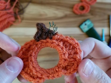 Artsy Crochet, Garland Ornaments, Crochet Fall Decor, Thanksgiving Crochet, Small Bunny, Crochet Pumpkins, Pumpkin Ornaments, Ornaments Crochet, Crochet Garland