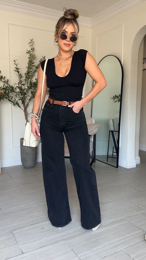 Black Scoop Neck Top Outfit, Black Scoop Neck Top For Everyday, Black Fitted Scoop Neck Top, Chic Black Scoop Neck Crop Top, Versatile Black Scoop Neck Top, Street Style Classy, Black Scoop Neck Top, Baggy Sweaters, Top Street Style