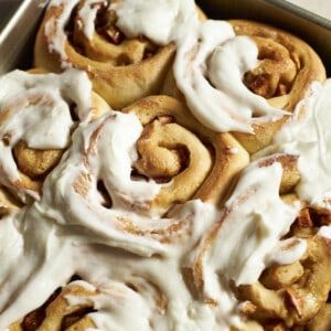 Sourdough Discard Apple Cinnamon Rolls Sour Dough Discard Cinnamon Buns, Sourdough Apple Cinnamon Rolls, Sourdough Inspiration, Cinnamon Rolls Sourdough, Sourdough Discard Apple, Sourdough Dessert, Overnight Cinnamon Rolls, Sourdough Recipe, Apple Cinnamon Rolls