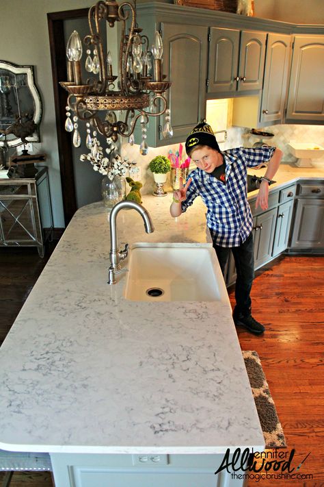 lowered kitchen Silestone countertops Silestone Countertops, Black Kitchen Countertops, Cheap Kitchen Remodel, Simple Kitchen Remodel, Basement Bar Designs, Farmhouse Kitchen Remodel, New Countertops, Minimalist Kitchen Design, Diy Kitchen Remodel