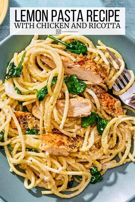 Lemon Chicken Pasta With Sun Dried Tomatoes, Lemon Ricotta Pasta With Chicken, Chicken And Ricotta, Lemon Pasta Recipes, Ricotta Spinach, Easy Pasta Recipe, Lemon Chicken Pasta, Creamy Pasta Sauce, Pasta Meals