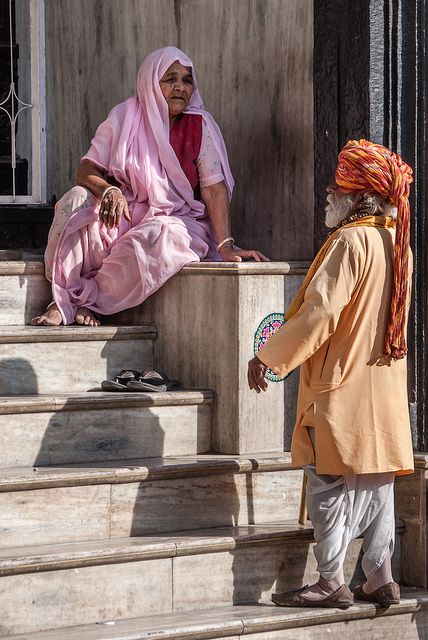 Indian Street Photography, Human Sketches, Photography Figure, India Traditional Dress, Rajasthani Culture, Paintings Nature, Live Sketching, Old Man Portrait, Human Sketch