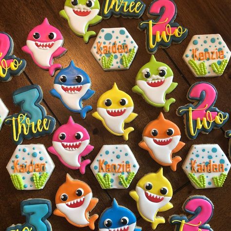 Baby Shark Cookies Decorated, Baby Shark Cookies 2nd Birthday, Baby Shark Sugar Cookies, Baby Shark Cookies, Dot Cookies, Shark Birthday Cakes, Emma Marie, Baby Birthday Party Theme, Shark Cookies