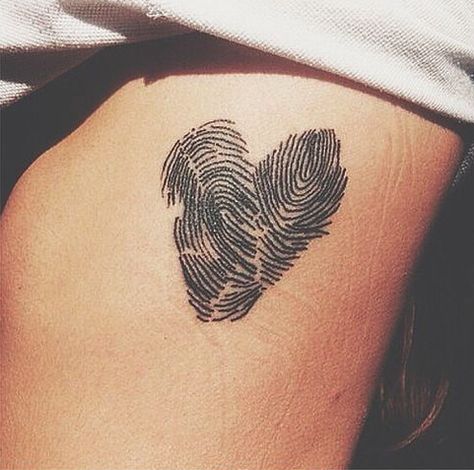 Best friend tatoo Design Tatuaje, Herz Tattoo, Tattoos With Kids Names, Men Tattoos, Tattoo For Son, Парные Тату, Heart Tattoo Designs, Home Tattoo, Tattoos For Daughters