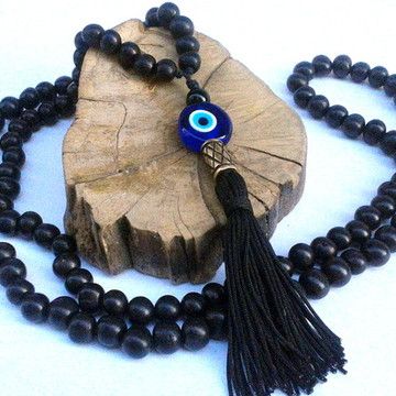 Japamala Proteção Handmade Accessories Ideas, Mala Jewelry, Lucky Stone, Pretty Beads, Black Jewelry, Mala Beads, Prayer Beads, Handmade Accessories, Tassel Necklace