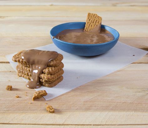 The mysterious ingredient that’s got people talking: Speculoos – Juliette & Chocolat Speculoos Cookies, Molten Lava Cakes, Milk Chocolate Bar, Cooking Cookies, People Talking, Cookie Flavors, Ice Cream Cookies, Gingerbread Cookie, Lava Cakes