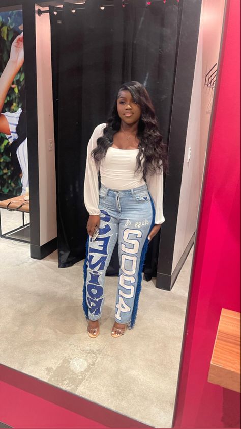 Senior Year Outfit Ideas, Custom Senior Jeans, Senior Outfits Black Women, Senior First Day Of School Outfit Black, Senior Pictures Black Women High School, Highschool Senior Picture Outfit Ideas, Senior Outfits Ideas, Graduation Outfit Ideas Pants, Senior Outfits Pictures