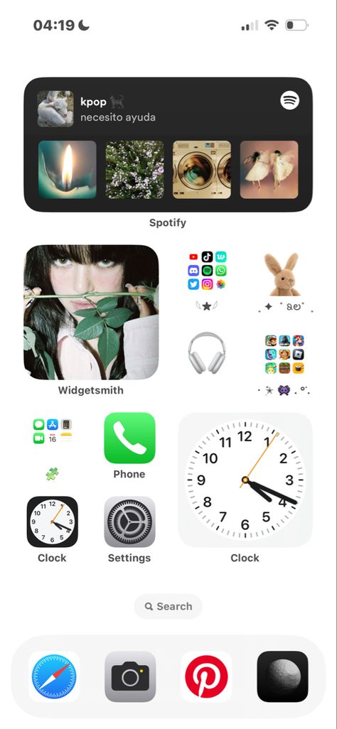 Home Screen Layouts, Messy Home, Spelling Online, Homescreen Idea, Lockscreen Ideas, Danielle Newjeans, Splash Screen, Phone Ideas, Homescreen Ideas