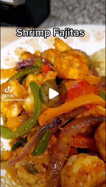 Marisol Benitez on Instagram: "Shrimp Fajitas #shrimp #fajitas #shrimpfajitas #easyrecipe" Shrimp Foil Packets Oven, Chicken And Shrimp Fajitas, Fajitas Shrimp, Shrimp Fajita Recipe, Shrimp Food, Shrimp Fajitas, Fajita Recipe, Chicken And Shrimp, Chicken Fajitas