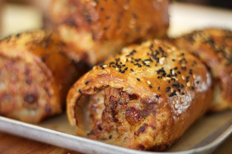 Gail's, the famous artisan bakery based in London, has shared with us their exclusive Sausage Roll recipe so you can make your own at home! Chicken Ranch Dip, Sausage Roll Recipe, Sausage Rolls Recipe, Afternoon Tea Ideas, Artisan Bakery, Best Sausage, Sausage Roll, Baking Recipes Desserts, Homemade Sausage