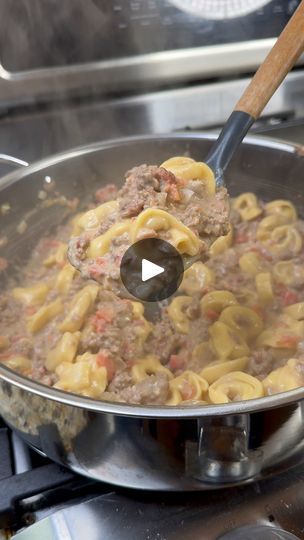 Tortellini And Ground Beef Recipes, Ground Beef And Tortellini Recipes, Tortellini Recipes With Ground Beef, Ground Beef Tortellini Recipes, Cheeseburger Tortellini, Beef Tortellini Recipes, Easy Tortellini Recipes, Tortellini Casserole, Cheese Tortellini Recipes