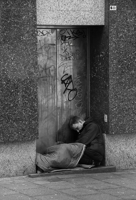 #streetphotography and a homeless man sleeping on the streets of #bristol Observe Seek Challenge, Homeless Portrait Photography, Homeless Photography, Homeless Art, Homeless People Photography, Homelessness Photography, Poverty Artwork, Homeless Aesthetic, Poverty Artwork Inspiration