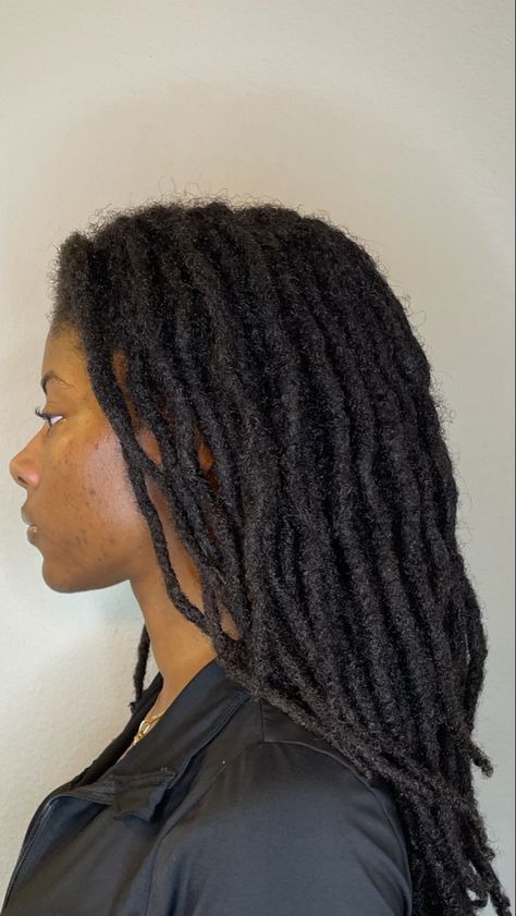 Black woman with locs and black hair side profile Woman With Dreadlocks, Freeform Locs, Thick Locs, Natural Locs, Long Locs, Beautiful Dreadlocks, Loc Inspiration, Short Locs Hairstyles, Loc Hairstyles