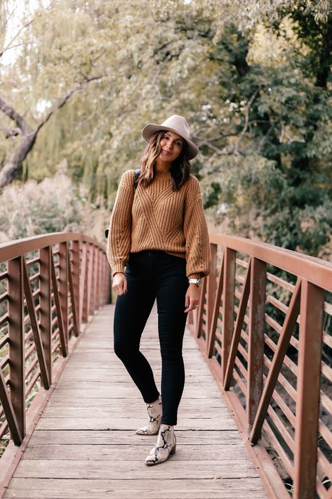 fall outfit with black jeans and brown sweater Brown Sweater Black Jeans, Black Pants Brown Sweater Outfit, Brown Sweater And Jeans Outfit, Brown Top Outfit Winter, Brown Sweater Outfit Winter, Brown Sweater Outfit Fall, Brown Top And Jeans Outfit, Brown Pullover Outfit, Fall Outfits With Black Jeans