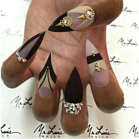 . Black And Gold Gel Nails, Gold Gel Nails, Stiletto Nail Art, Japanese Nail Art, Stiletto Nails Designs, Pretty Nail Designs, Japanese Nails, Glam Nails, I Love Nails