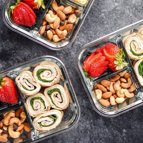 Check out my tips to help you make the BEST Turkey Pinwheels Meal Prep!! The best cold lunch meal prep that's so easy to make! Pinwheels Meal Prep, Turkey Pinwheels, Meal Prep Lunches, Lunches For Work, Cold Lunch, Lunch Prep, Best Meal Prep, Protein Lunch, Cold Lunches