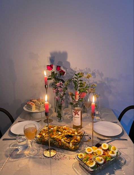 Intimate Anniversary Dinner At Home, Couple Dinner Date Aesthetic Home, Romantic Dinner Setting At Home For Two, Italian Date Night Aesthetic, Dinner For Two Set Up At Home, Dinner Date Aesthetic Home, Dinner Date At Home Aesthetic, At Home Dinner Date Ideas Table Settings, Couple Dinner At Home