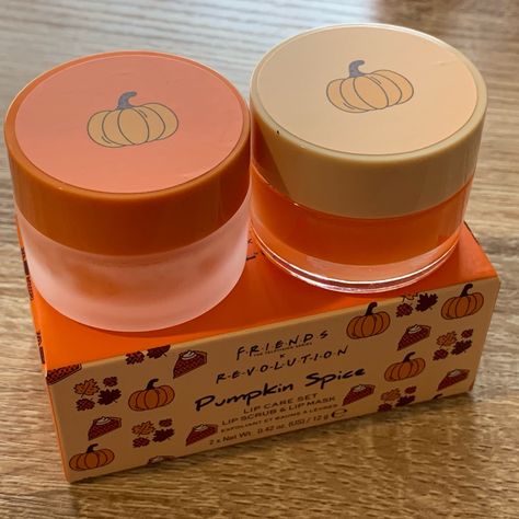 Rare - No Longer In Production! Friends Tv Series Makeup Revolution Pumpkin Spice Lip Care Set - Limited Edition Lip Scrub And Lip Mask - 12g/.42oz Each New In Box Smoke/Pet Free Storage Site Christmas Beauty Products, Halloween Makeup Products, Orange Skincare, Cute Lip Balm, Friends Makeup, Boo Baskets, Preppy Skincare, Butterfly Photography, Fun Halloween Food