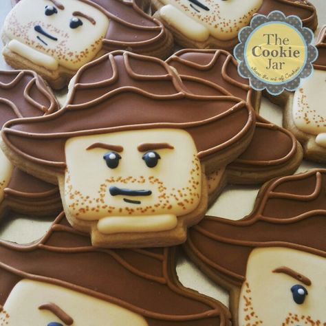 ❥ 80’s Baby | Indiana Jones Cookies Indians Jones, Indiana Jones Birthday Party, Indian Jones, Indiana Jones Hat, Lego Indiana Jones, Leo Birthday, Cookies Decorated, Indiana Jones, Decorated Cookies