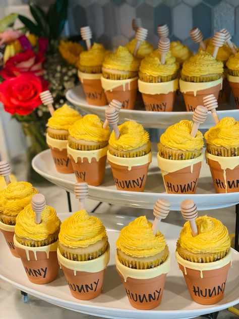 Winnie The Pooh Gender Reveal Cupcakes, Winnie The Pooh Food Ideas 1st Birthdays, Pooh Bear Tea Party, Winnie The Pooh Candy Bags, Winnie The Pooh Gender Reveal Treats, Winnie The Pooh Sweets, Pooh Bear Party Ideas, Winnie Pooh Cupcakes, Winnie The Pooh Baby Shower Ideas Desert