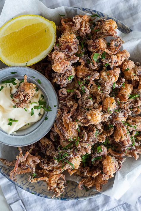 Cooking Calamari, Fried Squid, Squid Recipes, Calamari Recipes, Breakfast And Brunch, Simply Delicious, Fish Dishes, Seafood Dishes, Grocery List