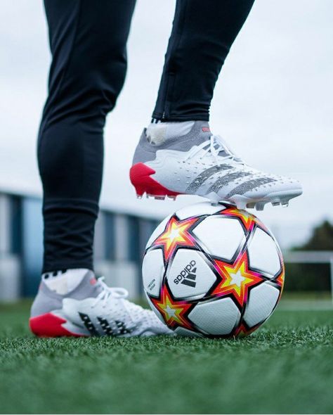 Best Soccer Cleats, Best Soccer Shoes, Soccer Photography, Football Accessories, Football Photography, Soccer Cleats Adidas, Soccer Boots, Football Is Life, Soccer Guys