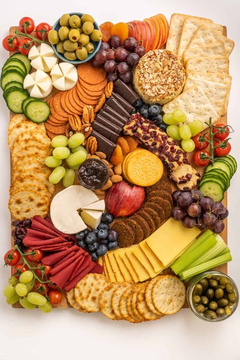 Vegetarian Charcuterie Boards, Charcuterie Board For Vegetarians, Vegan Charcuterie Boards, Vegan Party Platter, Fruit Cheese And Cracker Charcuterie Board, Lactose Free Charcuterie Board, Fall Vegetarian Charcuterie Board, Vegan Cheese Board Ideas, Vegan Chacutery Boards