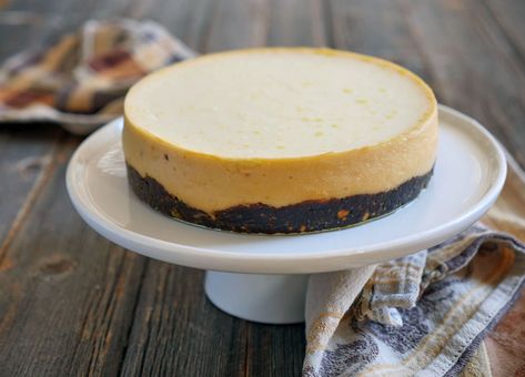 Instant Pot 2-ingredient Cheesecake FAQ 2 Ingredient Cheesecake Bread, 3 Ingredient Cheesecake, Sour Cream Cheesecake, Savory Cheesecake, Creamy Chocolate Cheesecake, Chocolate Sandwich, Chocolate Sandwich Cookies, S'mores, Chocolate Cheesecake