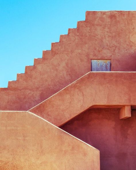 P O T T S Y on Instagram: “Santa Fe Steps, New Mexico.” Modern Southwestern Decor, Southwest Interior, Southwest Architecture, Modern Southwestern, New Mexico Santa Fe, Brutalism Architecture, Rammed Earth Wall, Brutalist Buildings, Adobe House