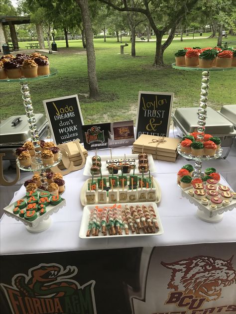 Graduation Party HBCU #famu #bcu #darcchocsweets #cakepops #chocolateoreos #chocolatepretzels #miami #miamievents #edibleart #miamibaker #caramel pretzels #chocolatestrawberries #chocolatepopcorn #ricekrispietreats #chocolate #chocolatestrawberries #graduation #famu #bethune #hbcu Hbcu Graduation Party, Famu Graduation Party, Hbcu Party, Trunk Party Ideas College, U Of Miami, Graduation Party Pictures, Graduation Treats, Trunk Party, Caramel Pretzels