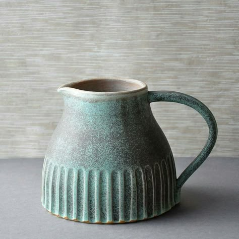 Hand Built Pottery Pitcher, Clay Pitcher Ideas, Creative Pottery Ideas Ceramic Art, Poterry Clay, Ceramic Jugs Pottery, Pitchers Pottery, Pottery Jugs, Pottery Ornaments, Painted Ceramic Plates