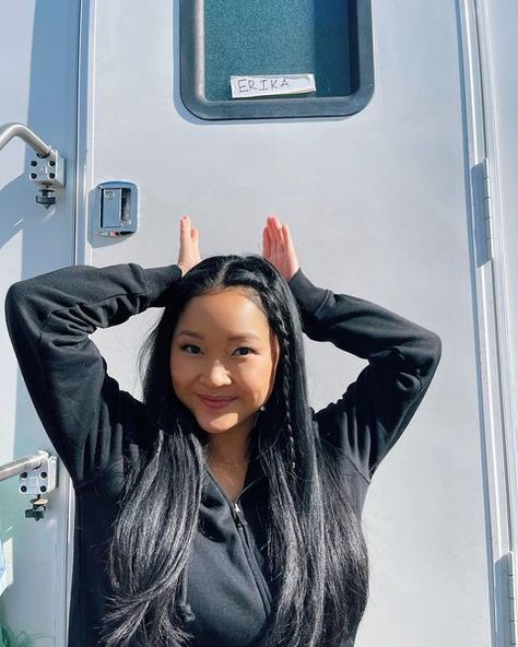 @lanacondor • Instagram photos and videos The Boy Cast, Jean Peters, Lana Condor, Lara Jean, Jenny Han, Women Writing, Girl Inspiration, Cute Actors, Famous Women