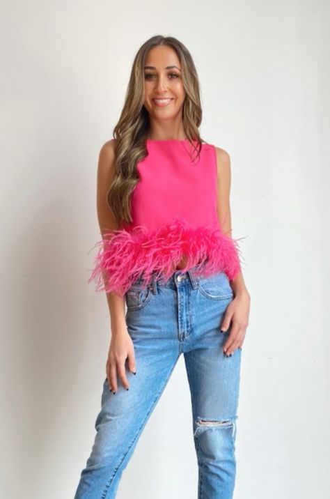 Feather Outfit, Feather Top, Feather Tops, Vegan Leather Leggings, Crop Style, Smart Casual Style, Neon Fashion, Pink Feathers, Preppy Outfit