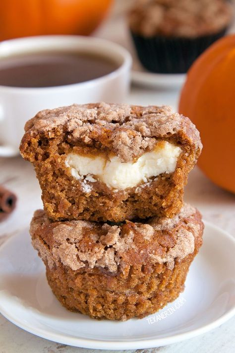 Just in time for fall, these pumpkin cream cheese muffins have a generous amount of the cream cheese filling along with a streusel topping! They are really moist muffins and can be made with gluten-free, whole wheat or all-purpose flours. These healthy pumpkin cream cheese muffins will make a delicious fall breakfast! #pumpkin #fall #recipe #muffins #breakfast Pumpkin Cheesecake Muffins, Muffins Pumpkin, Gluten Free Pumpkin Muffins, Gluten Free Bagels, Pumpkin Cream Cheese Muffins, Moist Muffins, Pumpkin Cream Cheese, Cream Cheese Muffins, Cheese Pumpkin