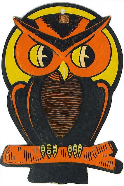 Halloween Cardboard Owl | Flickr - Photo Sharing! 40s Halloween, Cardboard Owl, Halloween Box, Vintage Halloween Art, Vintage Halloween Images, Paper Party Decorations, Tootsie Pop, Miniature Halloween, Halloween 5