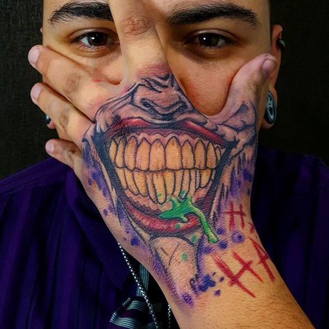 #Joker #handtattoo by Eddie Vazquez @eddievtattoos Side Burn Tattoos Men, Joker Smile Hand Tattoo, Face Hand Tattoo, Joker Hand Tattoo, Joker Smile Tattoo, Joker Hand, Joker Face Tattoo, Tatuaje Trash Polka, Herren Hand Tattoos