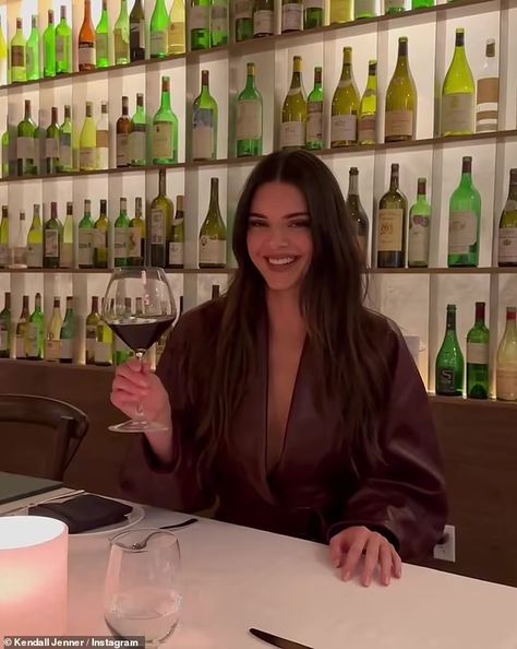 Kendall Jenner shares playful series of snaps while she drinks a glass of red wine while flipping her hair around | Daily Mail Online Kendall Jenner Ig, 818 Tequila, Kendall Jenner Aesthetic, Kendall Jenner Icons, Kendall Jenner Video, Kendall Jenner Makeup, Glass Of Red Wine, Kendall Style, Kendall Jenner Outfits